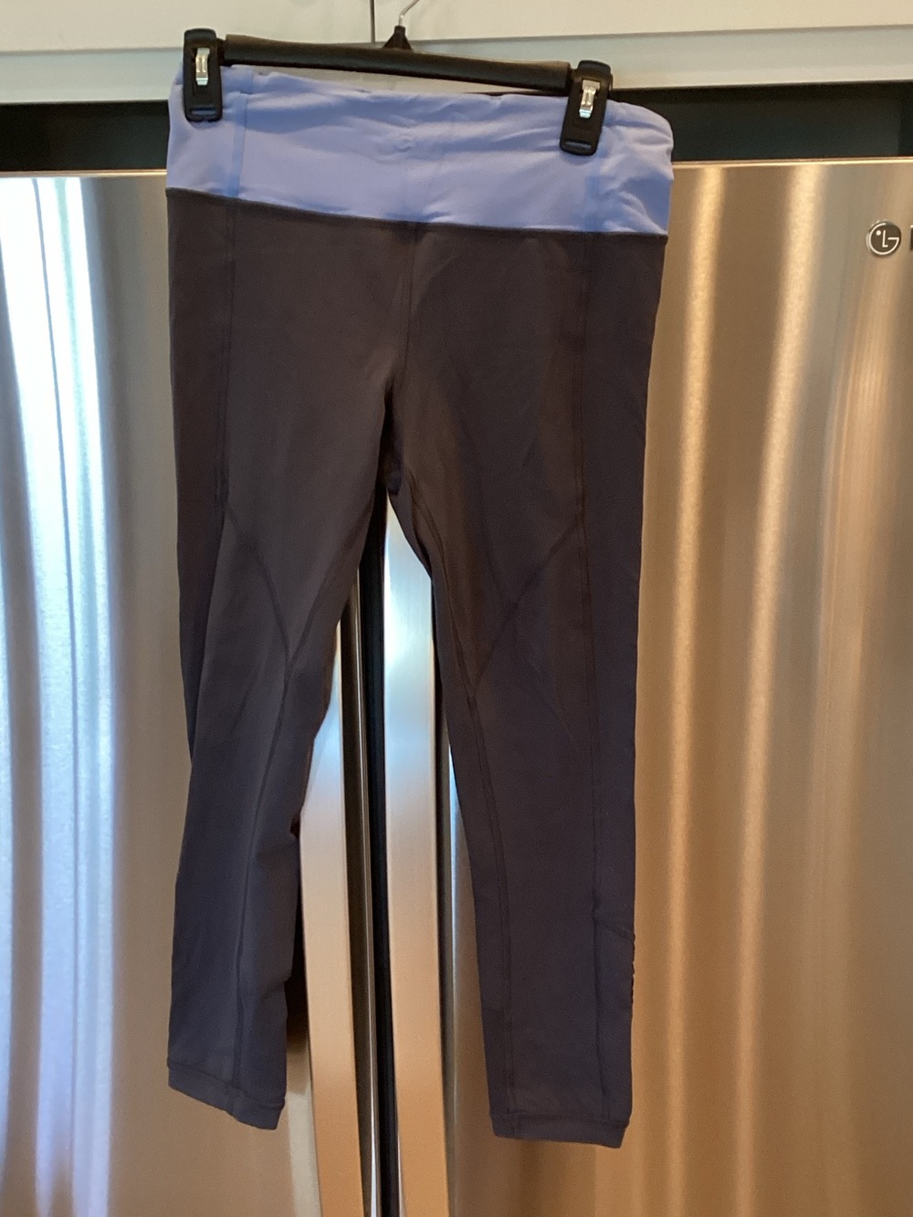Ladies LululemTwo-Tone Performance Leggings - Light Blue Waistband, Charcoal Leg